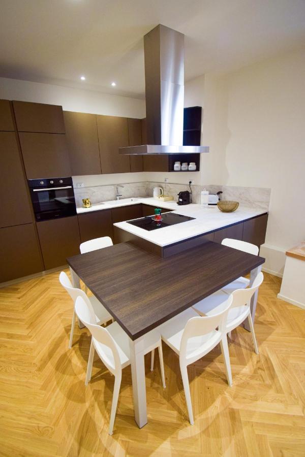 Sibilla Suite Apartment - Via Piella 14 Bologna Buitenkant foto